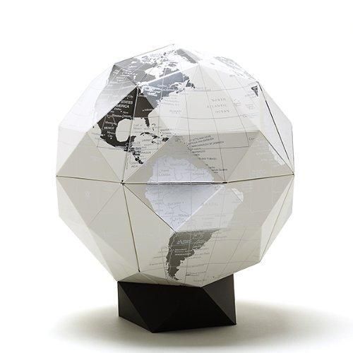 ブリキの地球儀のある静物 ブリキの地球儀のある静物 ブリキの月球儀 - ANTIQUE belle WEB SHOP