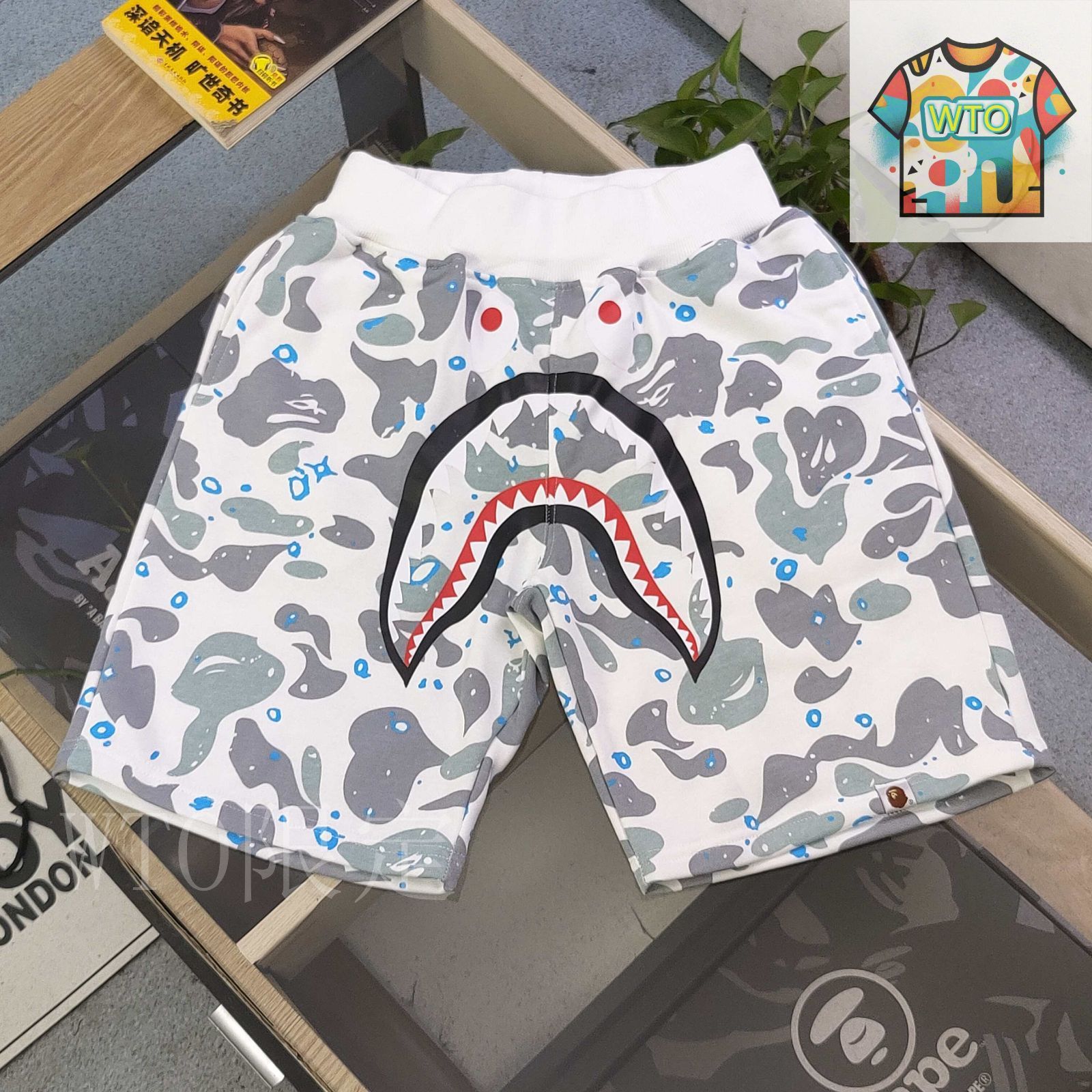 【超美品・即完売モデル】BAPE シャークカモショーツ A BATHING APE☆クレイジー カモ シャーク スウェット ショーツ