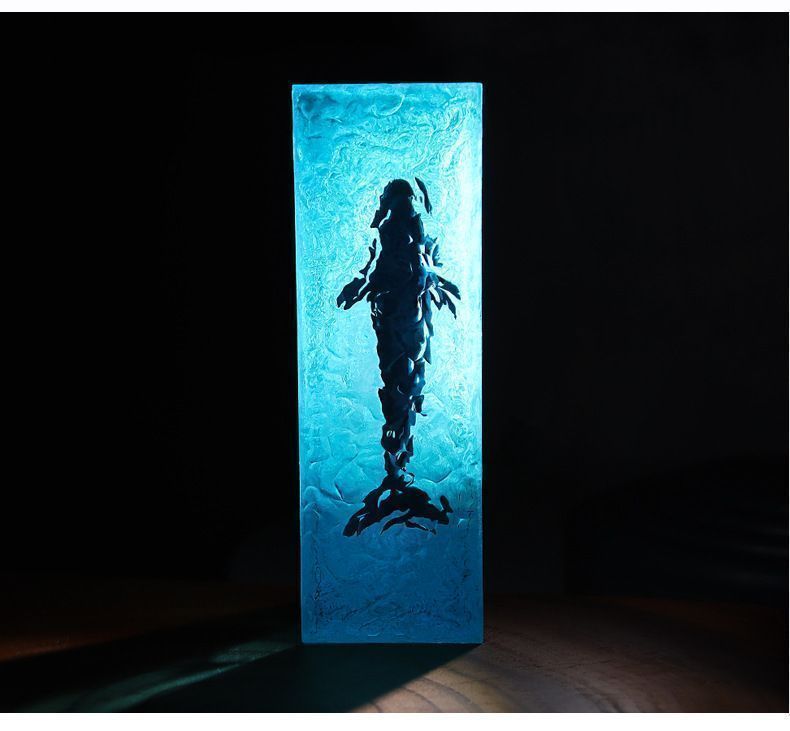 ザトウクジラ フィギュア  LEDライト USBケーブル 木製台座 付き セット ザトウクジラ フィギュア LEDライト USBケーブル 木製台座 付き