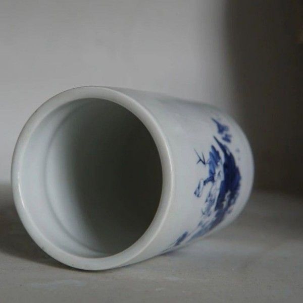 新品】青花荷塘情趣陶磁筆筒 書道具 文房具 現代工芸品 美術品