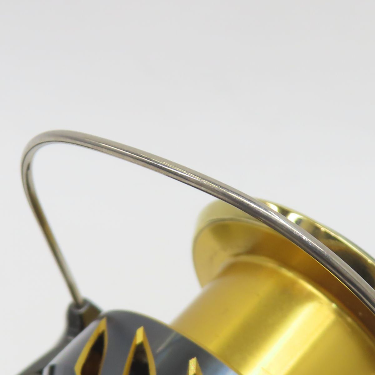 【最短翌日配送】 SHIMANO シマノ 20 TWIN POWER ツインパワー 4000PG-D 04145 スピニングリール 本体のみ ハンドルノブ GOMEXUS