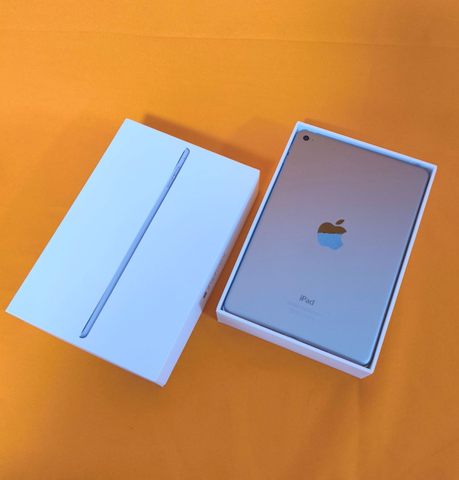 Apple iPadmini4 Wi-Fi&セルラーモデル 128GB シルバー iPadmini4