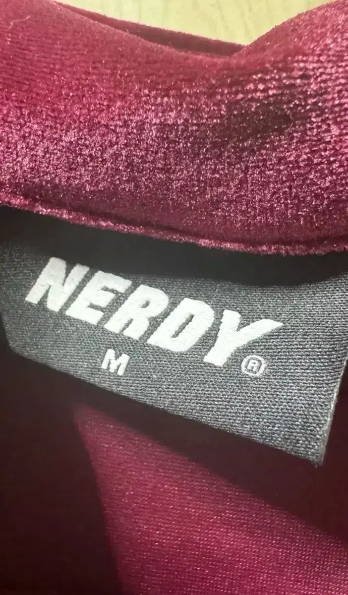 NERDY(ノルディ) ベロア ジャージ バーガンディー - メルカリ