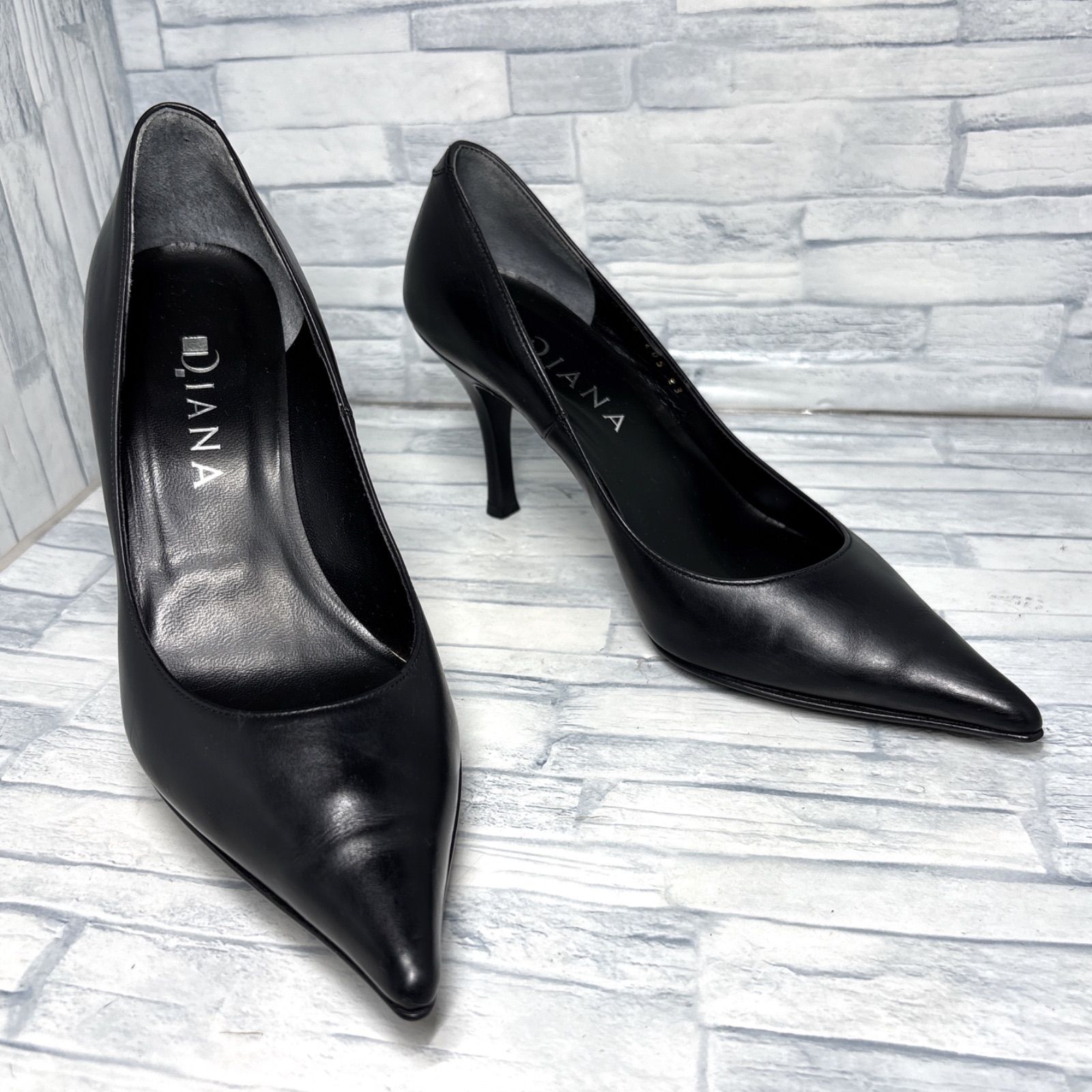 2 DIANA ブラック ハイヒール　23.5 エナメル　美品　ヒール10 DIANA ダイアナ ハイヒール レッドソール エナメル ブラック
