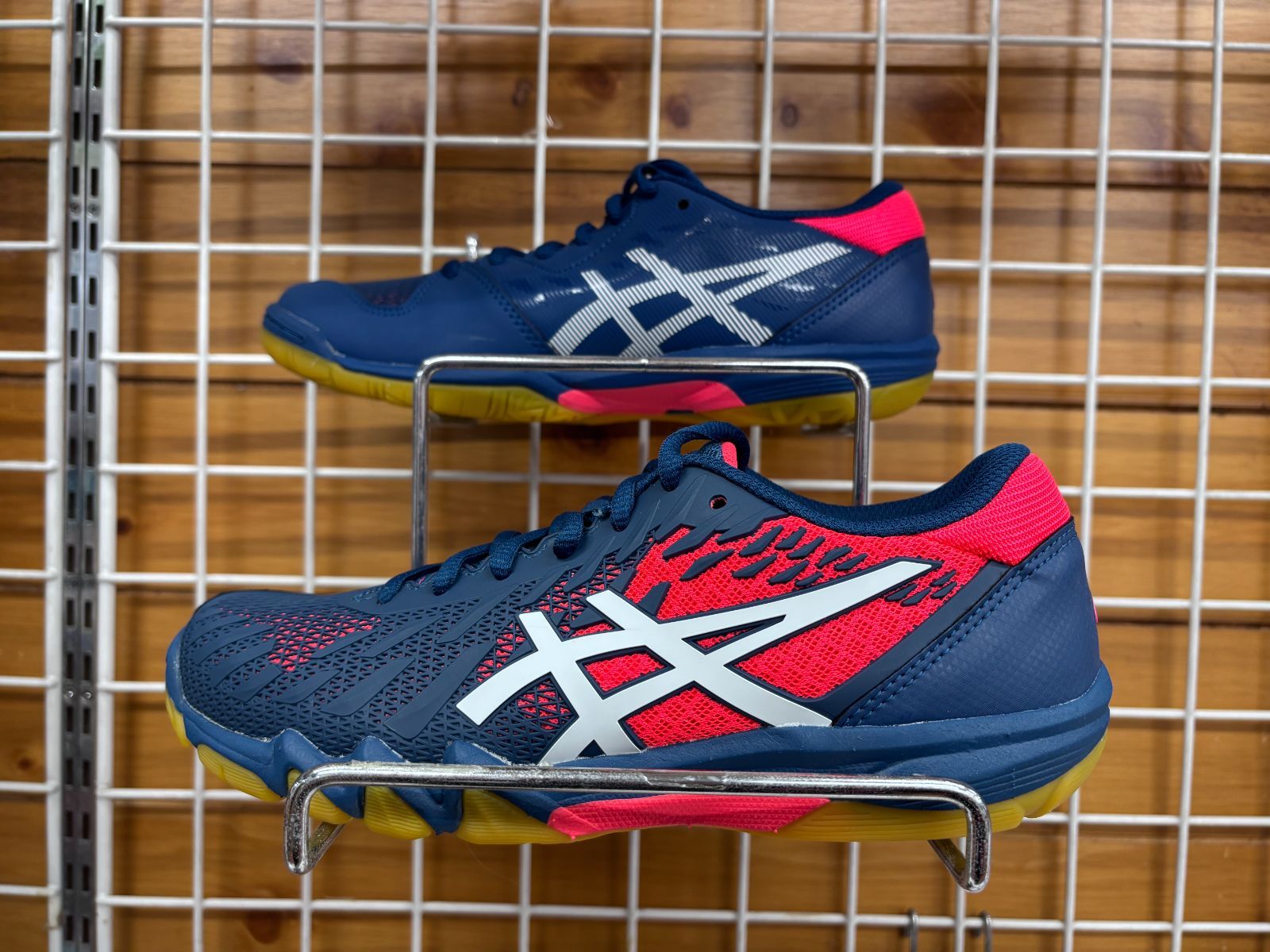 asics 卓球シューズ アタックブレードライト４ 1073A001 サイズ別有り