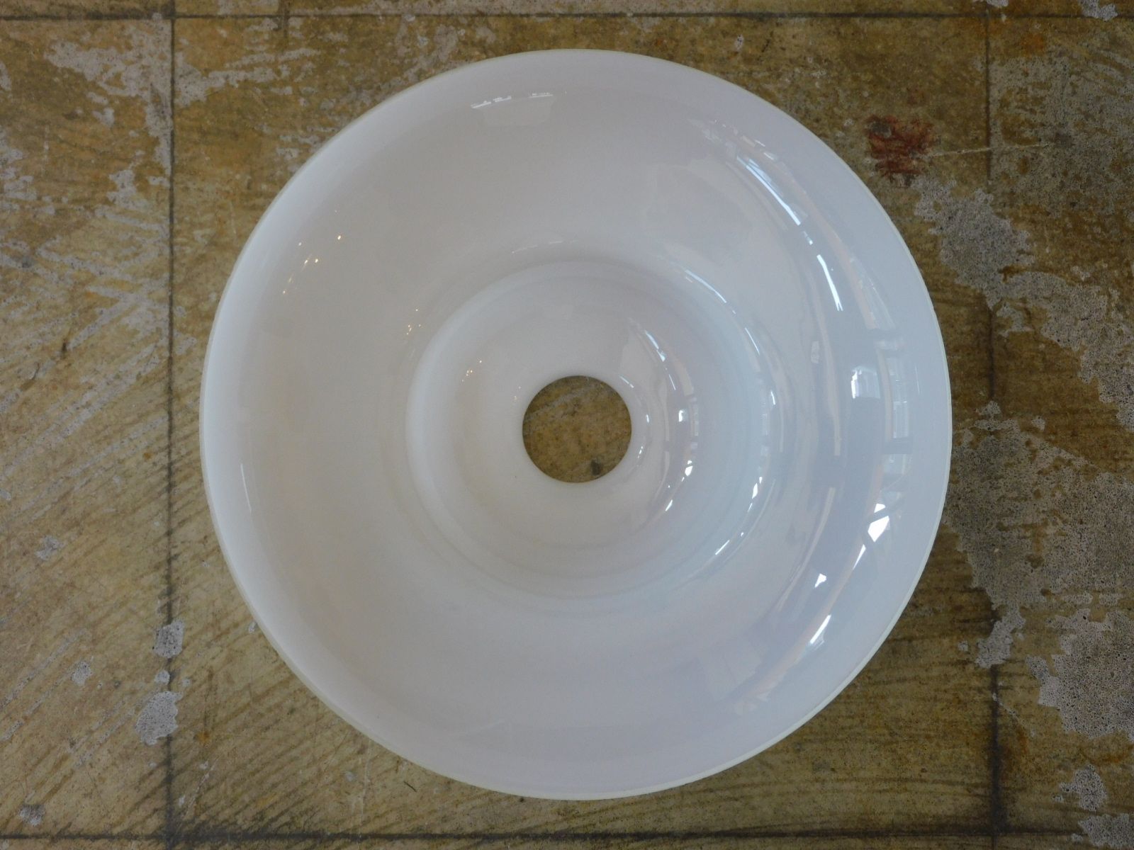 ふるいガラス電笠