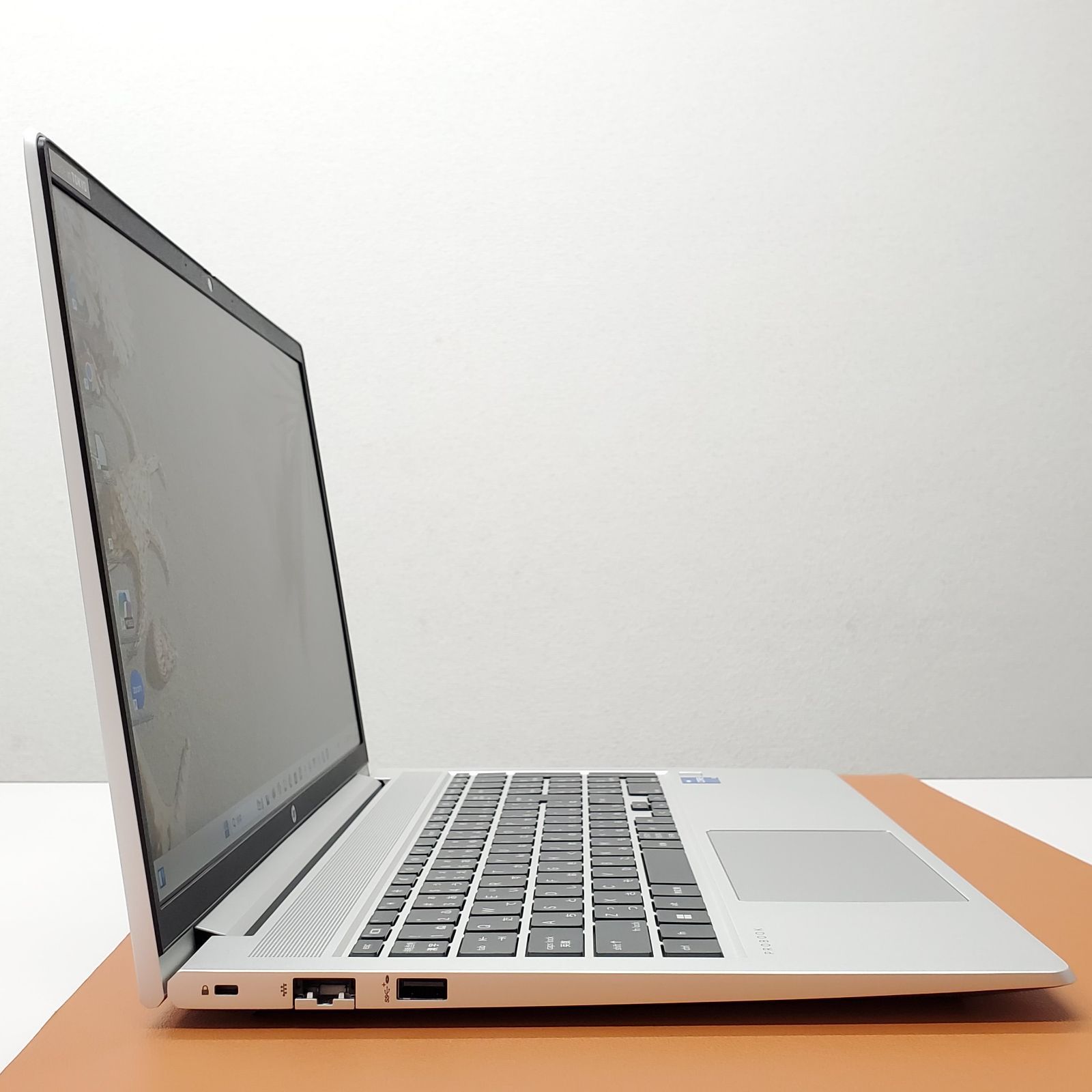 15.6型ノートパソコン