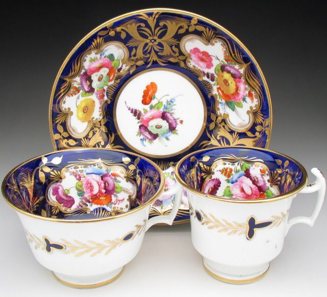 コールポート 藍地金彩花束絵 ティー＆コーヒーカップ＆ソーサー 