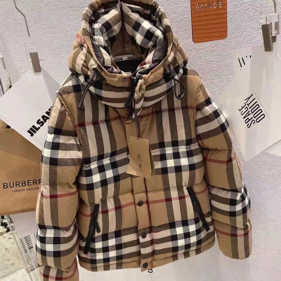 未使用】BURBERRY （バーバリー）ダウンジャケット - メルカリ