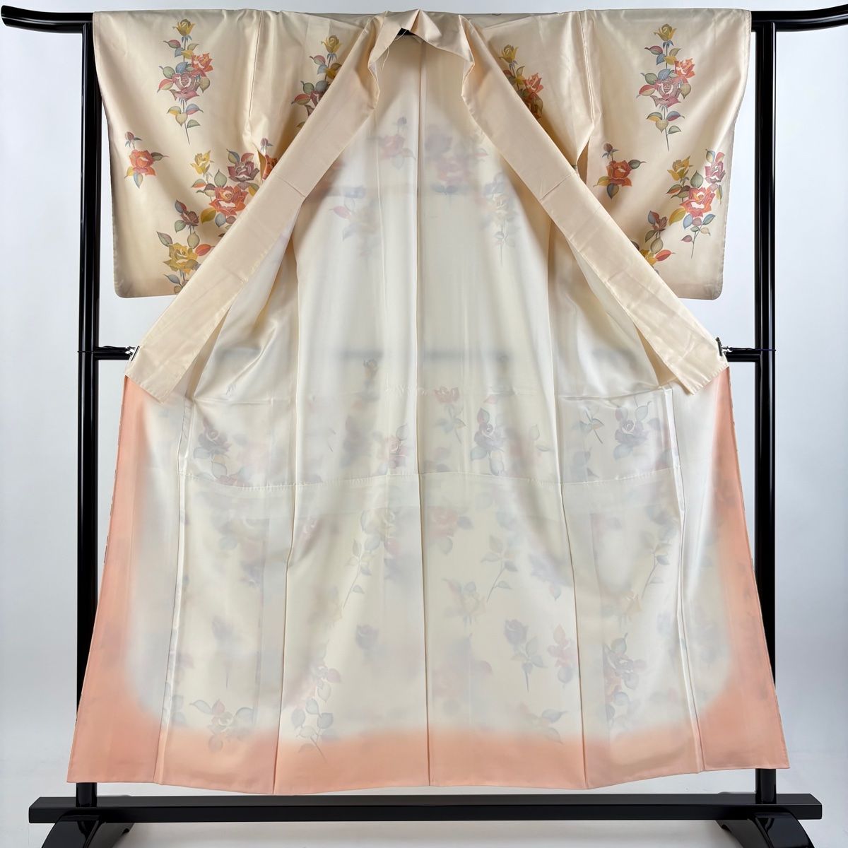 良質な 訪問着 身丈155cm 裄丈63cm S 袷 紬地 薔薇 ベージュ 正絹 秀品