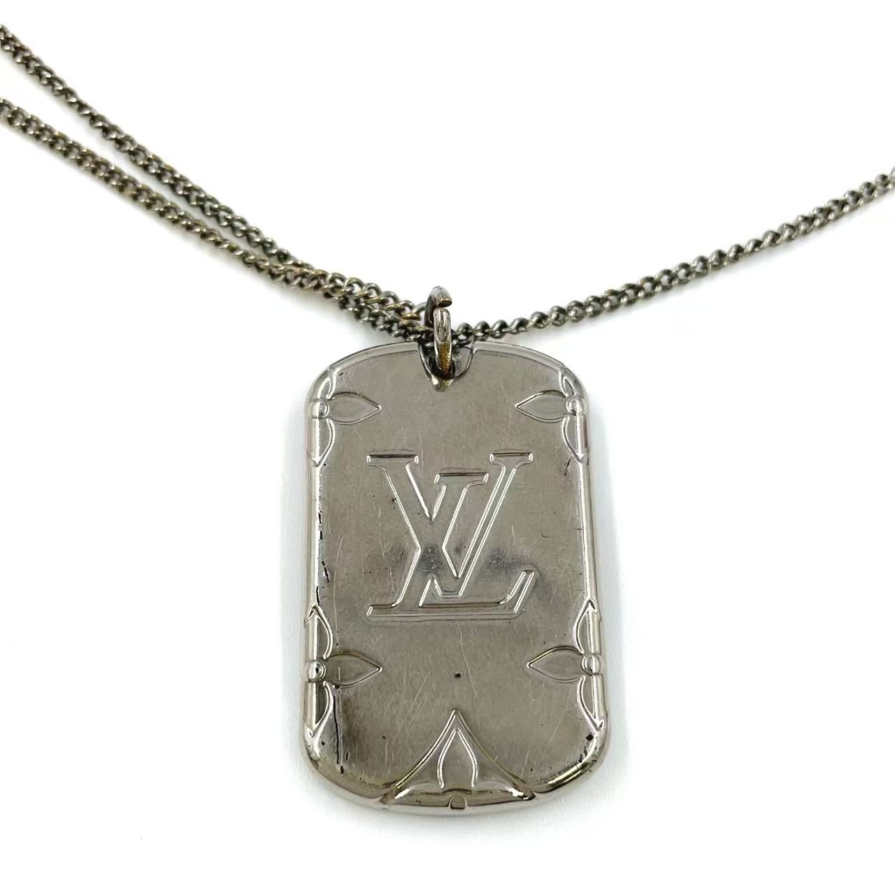 LOUIS VUITTON ロケットネックレス モノグラム メタル シルバー
