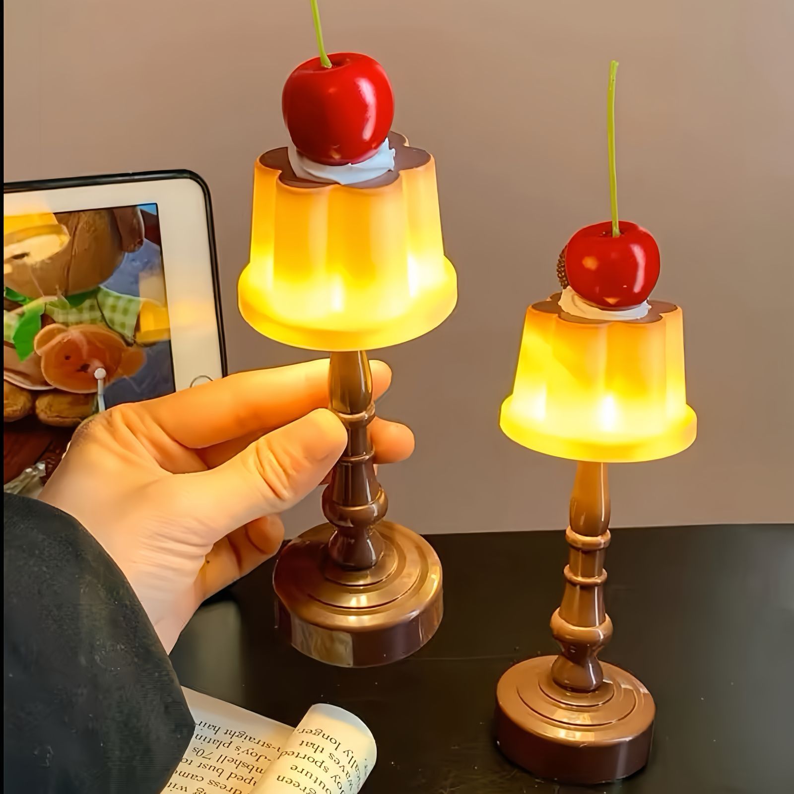 ナイトライト ベッドサイドランプ 卓上ライト オブジェ プリン ぷりん 可愛い 間接照明 インテリア 寝室 授乳ライト テーブルライト テーブルランプ オシャレ ギフト プレゼント 誕生日 贈り物 プラスチック