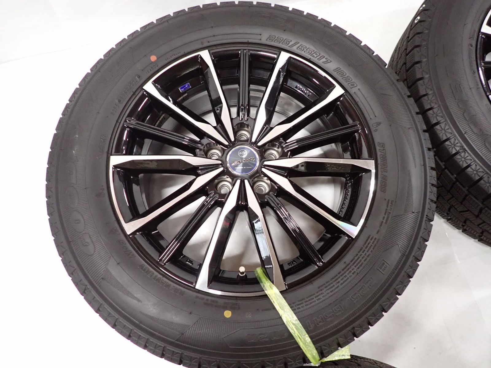225⁄65R17 225⁄65R17 nグッドイヤー アイスナビ SUV n中古タイヤ 冬4