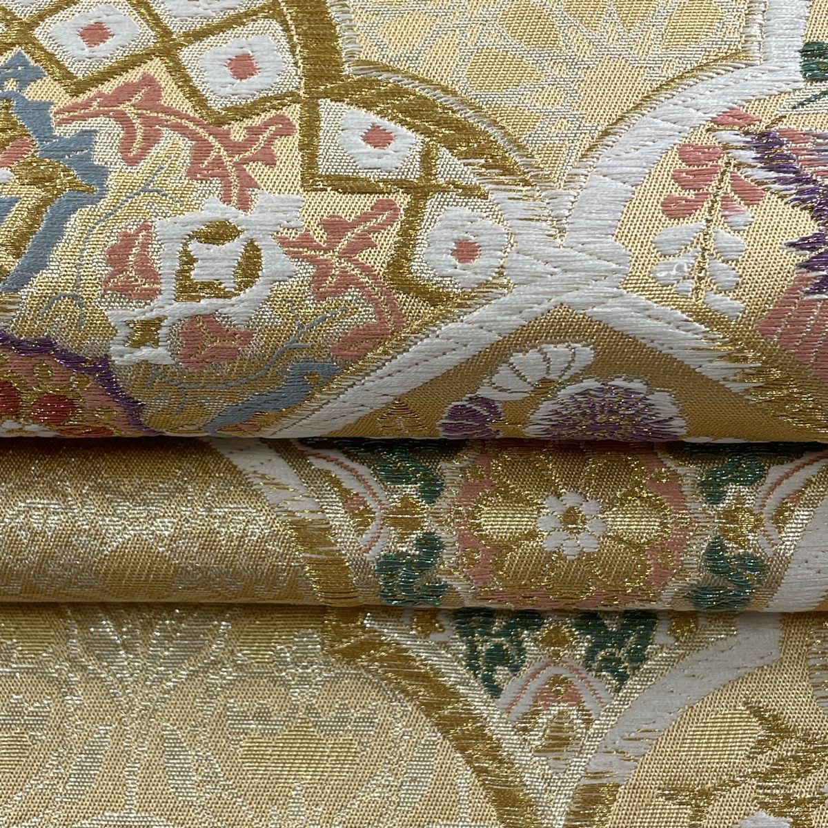 A26 美品　袋帯　綴れ　花草 袋帯 逸品 秋草 枝花 刺繍 金彩 金色 六通 正絹｜中古・古着