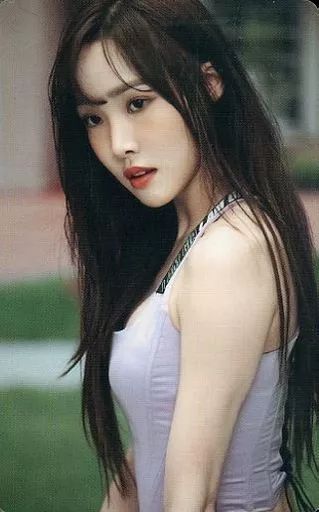 YUJU (Of GFRIEND) 
