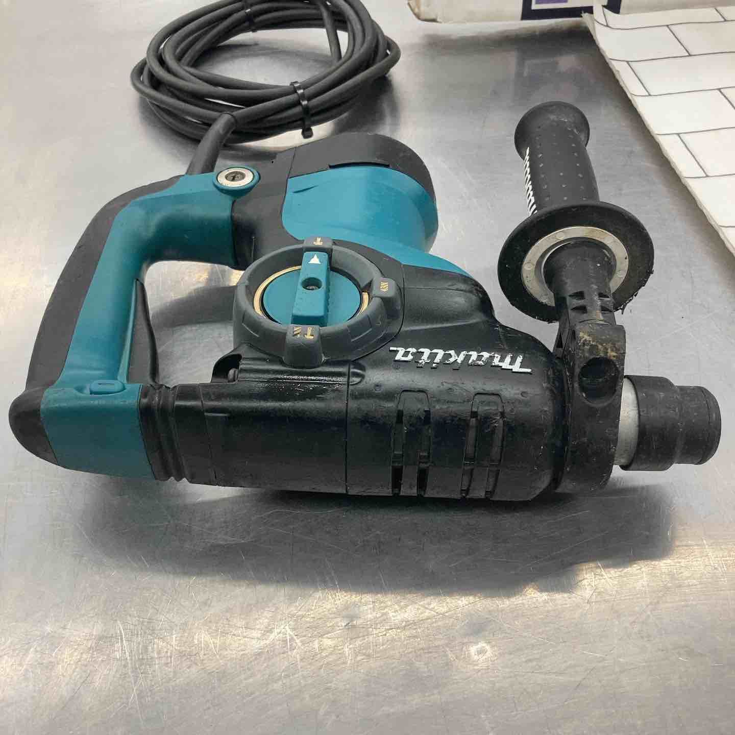 ハンマドリル ☆マキタ(makita) HR2811F所沢店 – HR2601F所沢店の通販