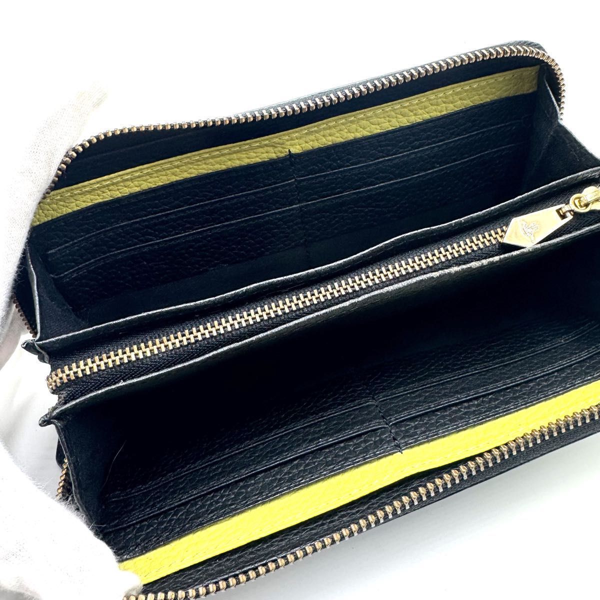 未使用 美品】ヴィヴィアンウエストウッド 長財布 ラウンドジップ