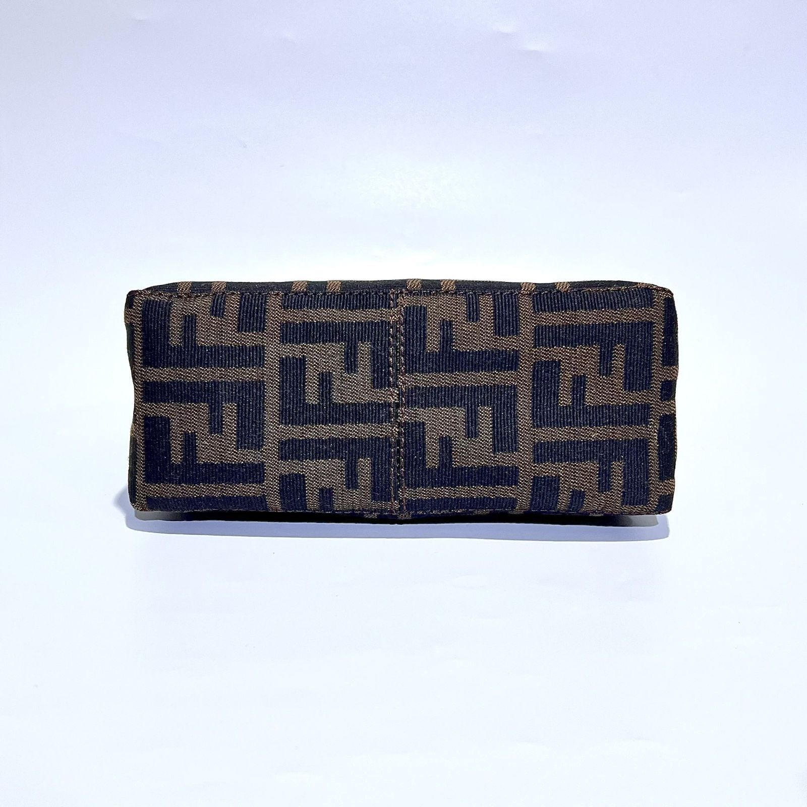 FENDI アクセサリーポーチ ミニ ズッカ柄 キャンバス 金具 FENDI フェンディ ズッカ柄 ミニ ハンドバッグ アクセサリー