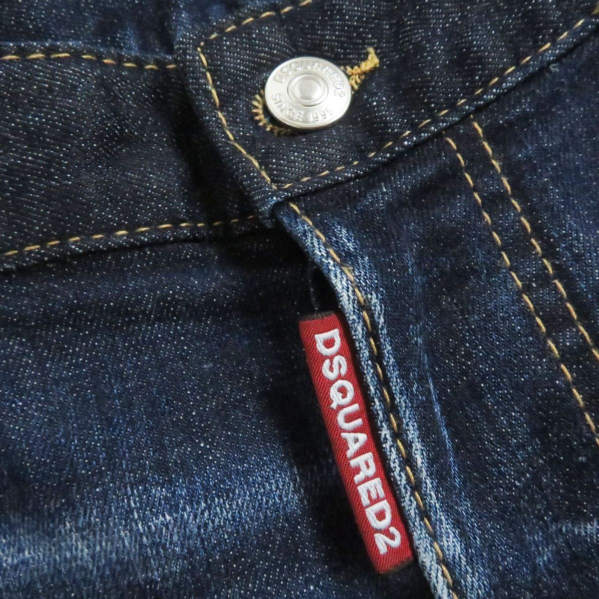 美品□22SS ディースクエアード S71LB1073 Sexy Twist Jean ボタン