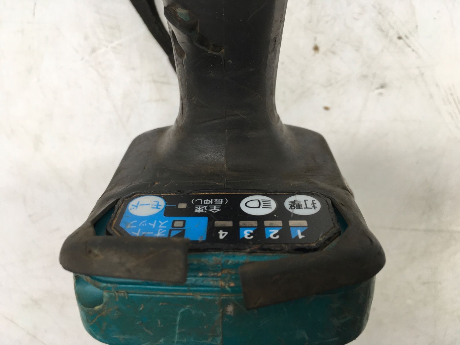 18v充電式インパクトレンチ