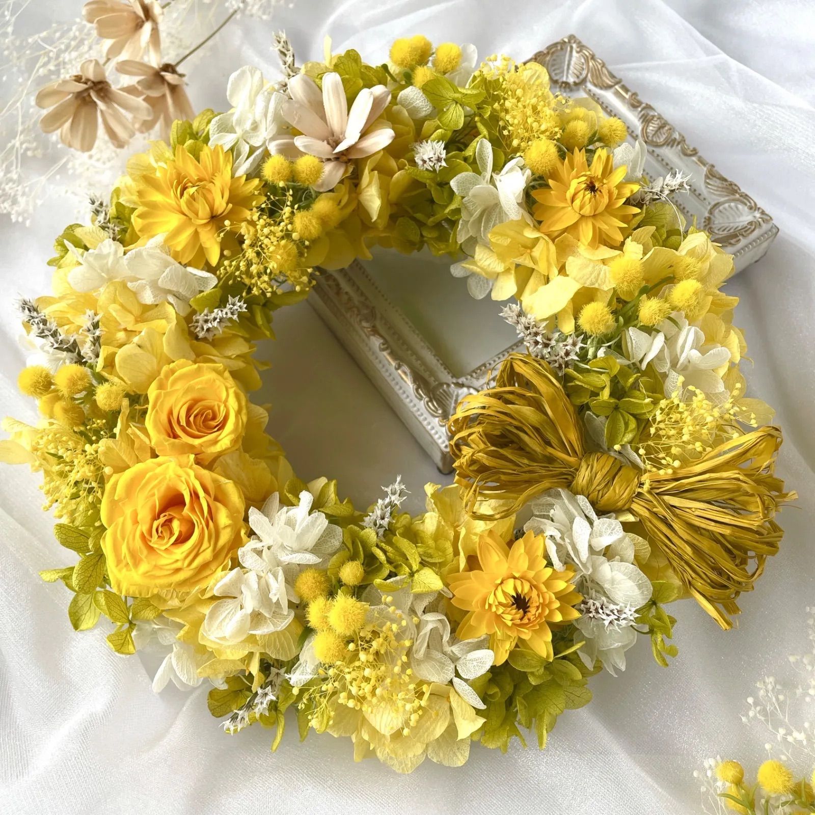 ミモザ＊薔薇＊プリザーブドフラワー＊ふんわり＊イエローリース＊ラフィアリボン