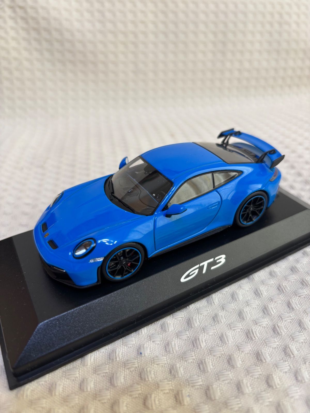 ミニチャンプス製 1/43スケール ポルシェ 911 (992) GT3 2021