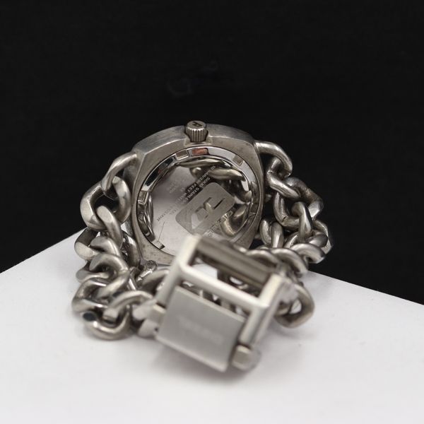 ディーゼル QZ シルバー文字盤 デイデイト DZ-2096 ブレスレット