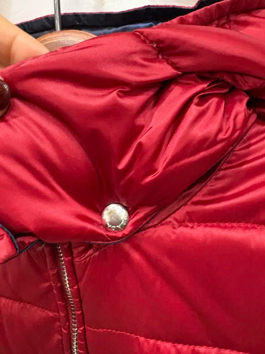 バーガンディ ダウンジャケット