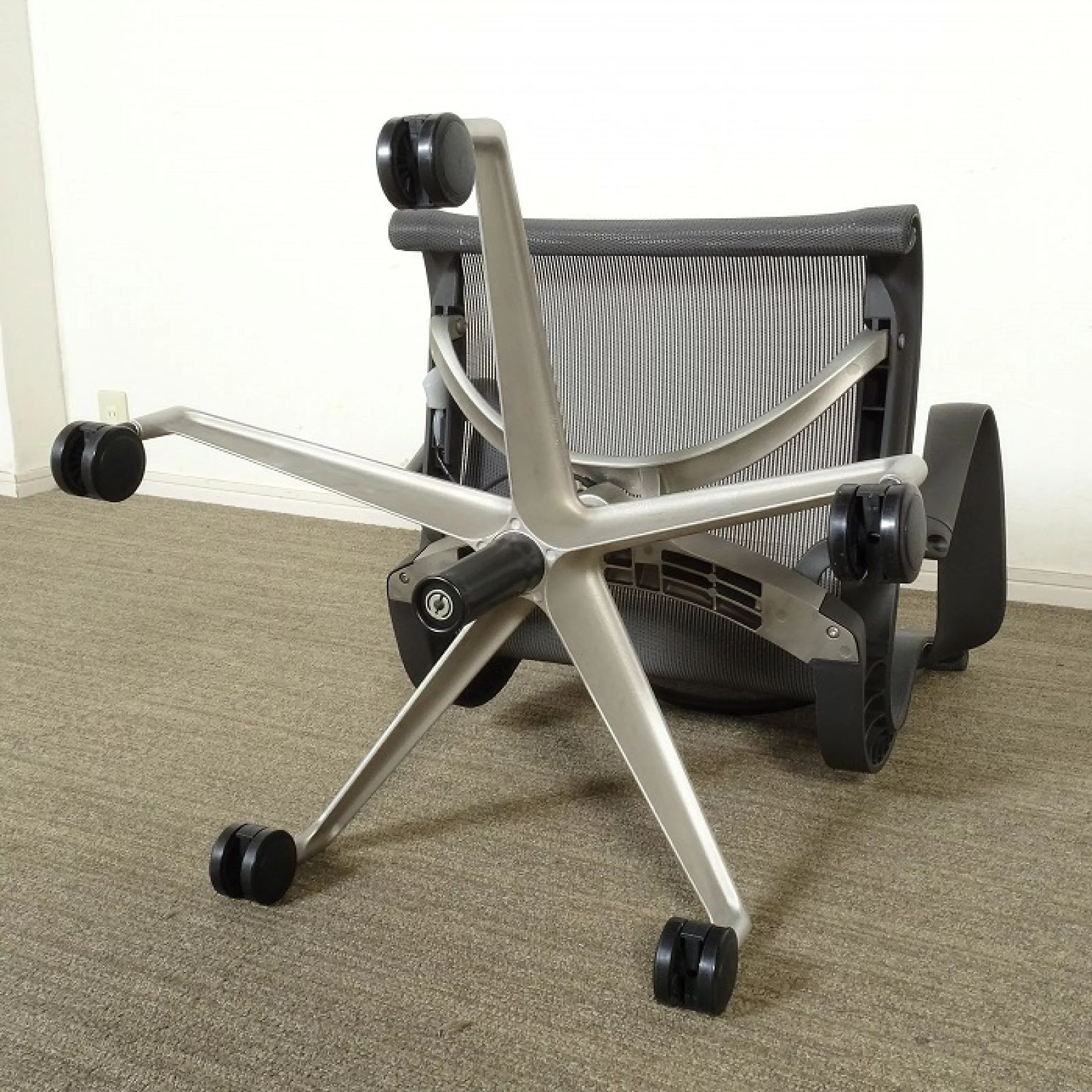 ◾︎SELUNO◾︎ 展示 Herman Miller ハーマンミラー Setu セトゥー チェア アーム付き 13万 v672 MARWIL-DEMENAGEMENTS_CH