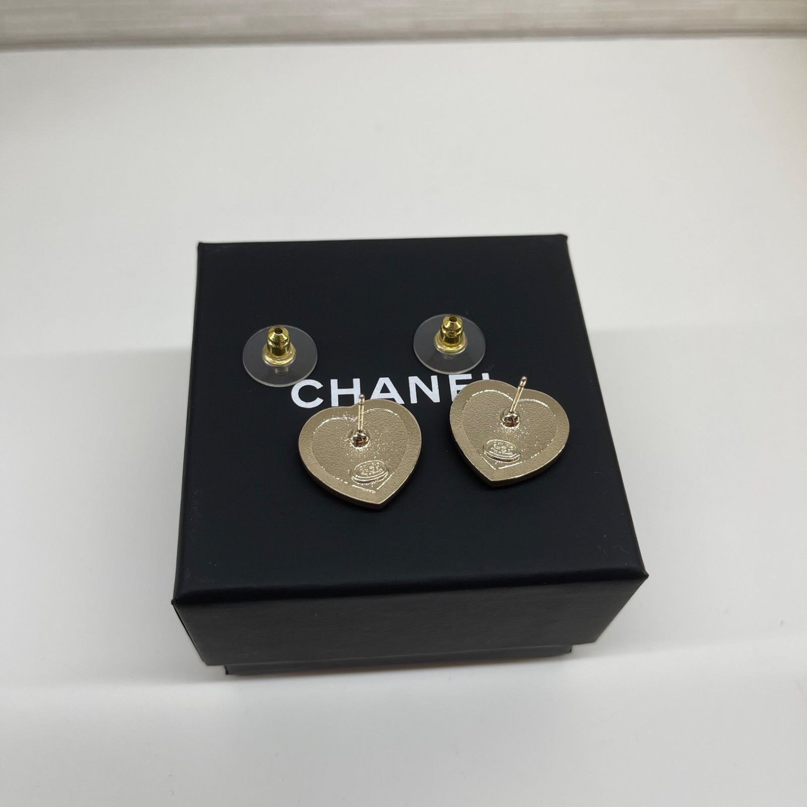 新品】【未使用品】2023-2024 AW 最新作 CHANEL シャネル ABB664 B14145 NR576 ココマーク ハートピアス  メタル×ストラス ゴールド×ブラック×ダークゴールド×クリスタル レディース ジュエリー アクセサリー ブランド - メルカリ