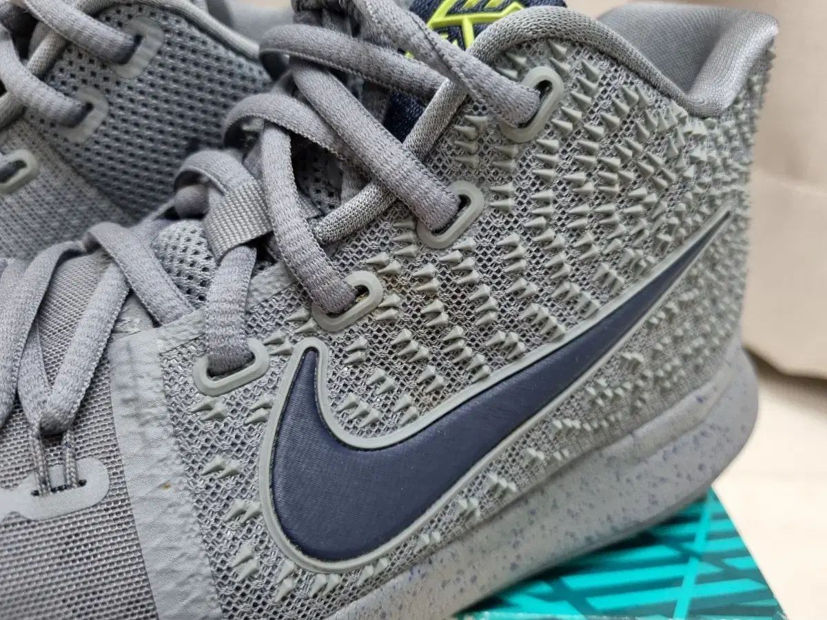  NIKE ナイキ カイリー バスケットシューズ スニーカー シューズ(男性用) バスケットボール