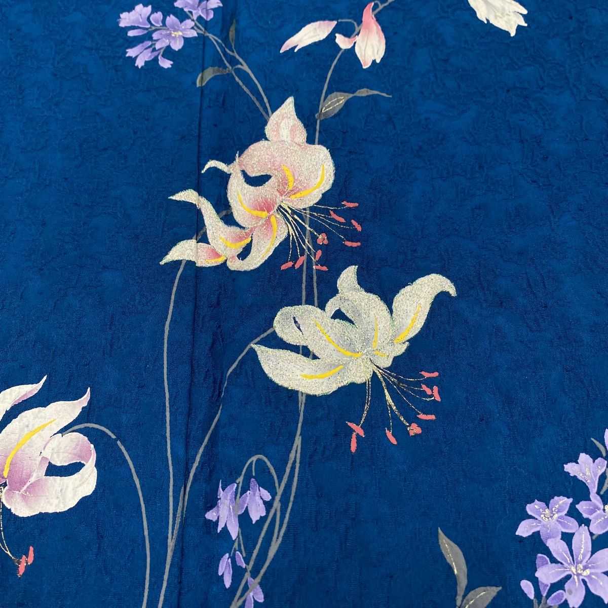 ち★美品★ 振袖&長襦袢セット　正絹　織柄無地　花紋刺繍　身丈162センチ ち☆美品☆ 振袖&長襦袢セット 正絹 織柄無地 花紋刺繍 身丈162