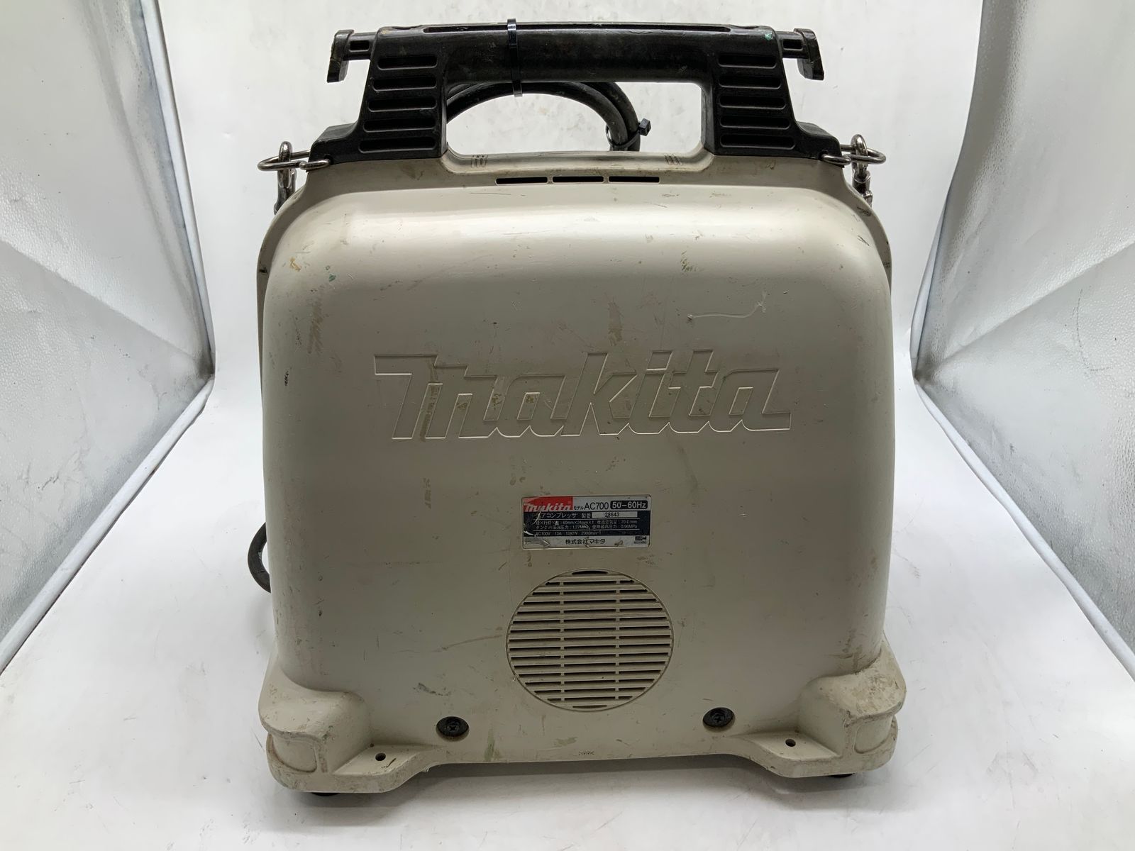 品 Makita マキタ 常圧エアコンプレッサー AC700 ITNUOJS8YCIA エコツール豊田インター店 M02