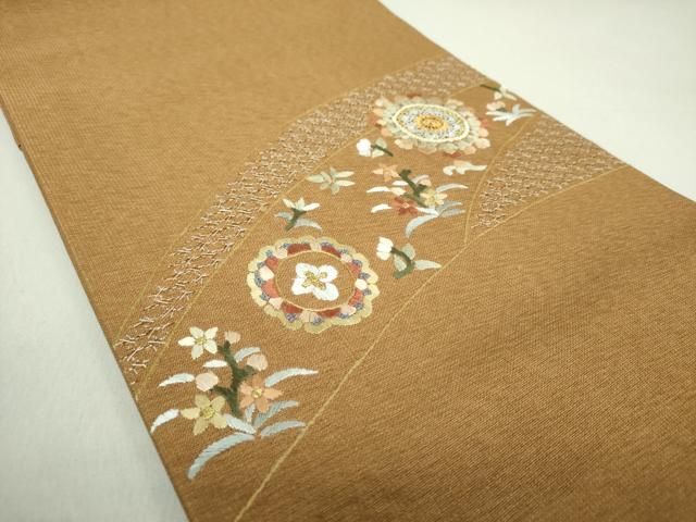 正絹　名古屋帯　白　美品　スワトウ刺繍 名古屋帯 夏物 豪華手刺繍 薄グレー 菱 花 更紗 正絹 紗 相良
