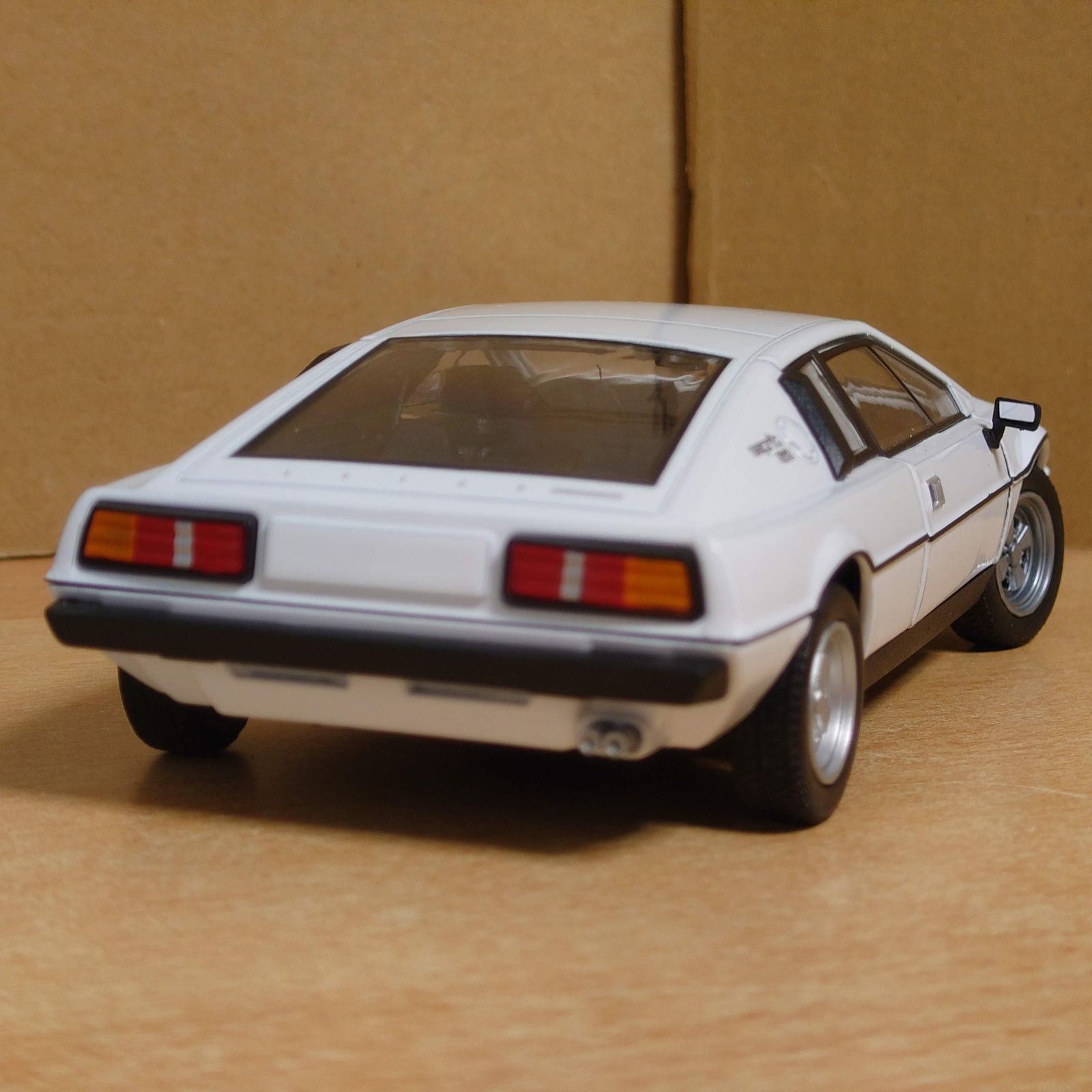 【専用品】TRYHORN 様　ロータスエスプリ Amazon | WELLY 1/24 ロータス エスプリ タイプ79 イエロー 完成