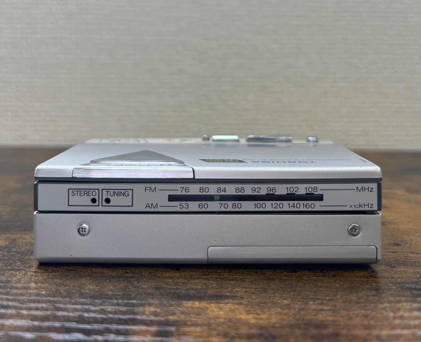 中古品　昭和レトロ　東芝 ステレオカセットプレイヤー　Walky KT-AS10 2025年最新】Toshiba kt-as10の人気アイテム - メルカリ