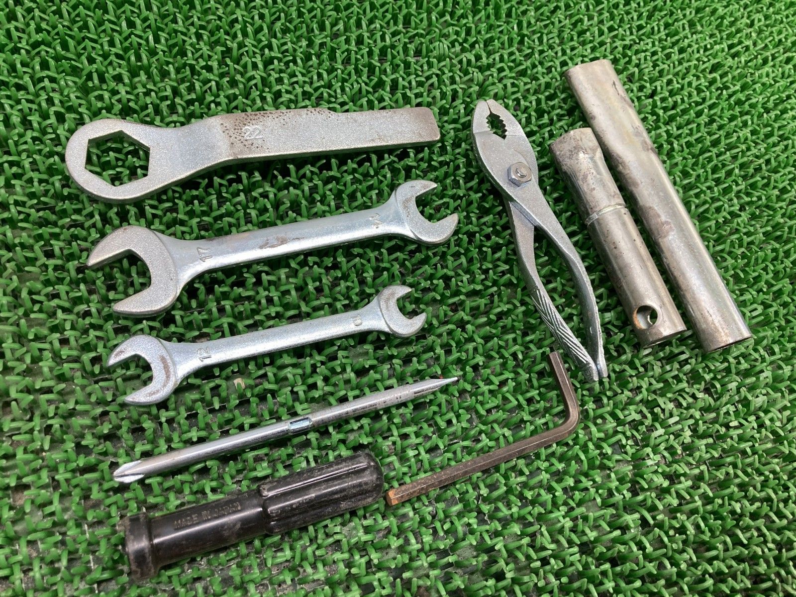 2013年式 250TR FI 純正品 車載工具 エストレヤ 車載工具 カワサキ 純正 中古 バイク 部品 ツールキット 250TR