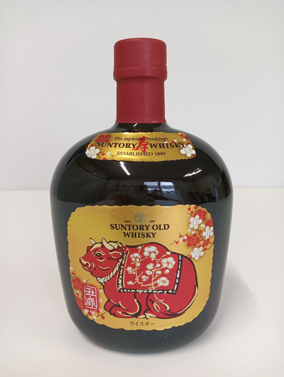 サントリー オールド ウイスキー 干支 陶器ボトル 牛 700ml サントリー