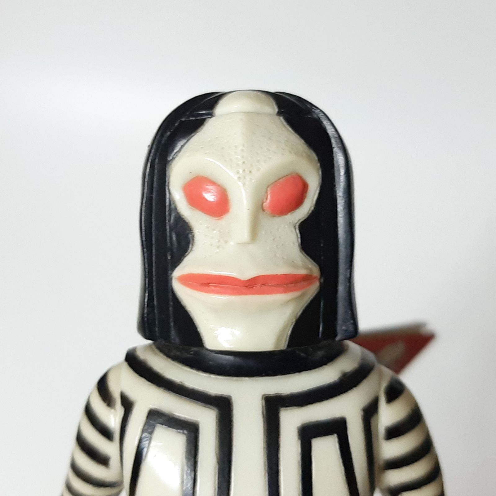 バンダイ ウルトラ怪獣シリーズ17 三面怪人ダダ タグ付き ウルトラマン