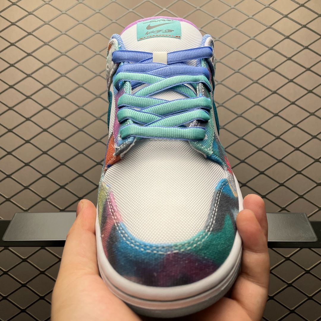 Nike SB Dunk Low "White and Geode Teal フューチュラ × ナイキ SB ダンク ロー "ホワイト アンド ジオードティール ナイキ