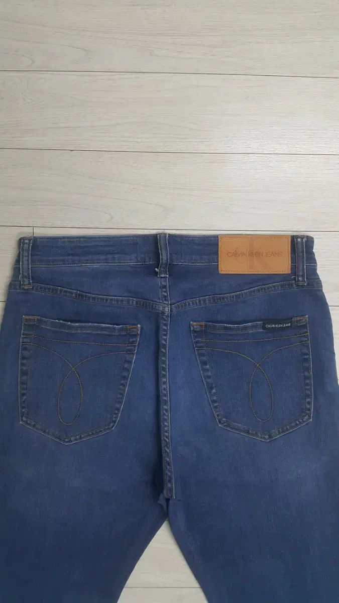 31 インチ