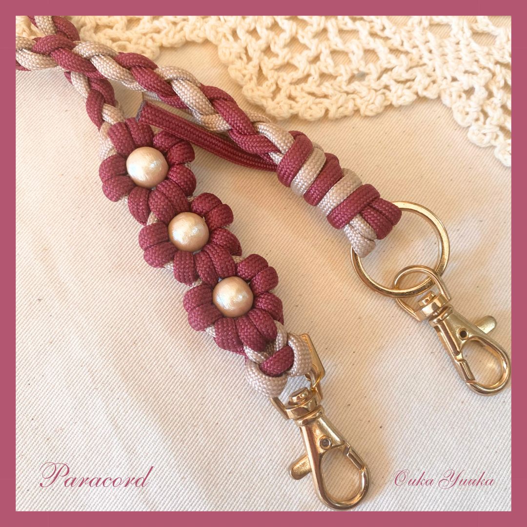 【ハンドメイド】パラコード・スマホ用お花柄ショルダーストラップ コスモス】パラコード スマホショルダー ストラップ ハンドメイド お花