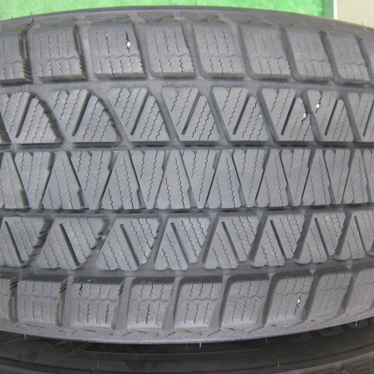 バリ溝！23年！キレイ！9分☆ボルボ 等 EUROTECH 235/60R18 