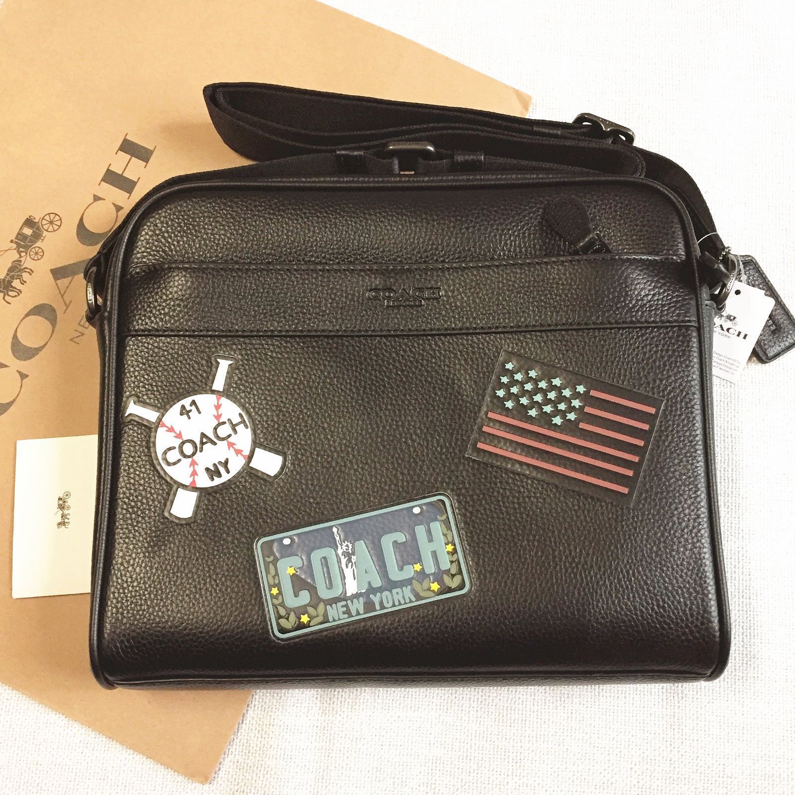 コーチバッグ＞COACH/コーチバッグ ショルダーバッグ F26079 パッチワーク クロスボディー ショルダーバッグ フライトバッグ 斜めがけバッグ  アウトレット品 紙袋付属 新品未使用 - メルカリ