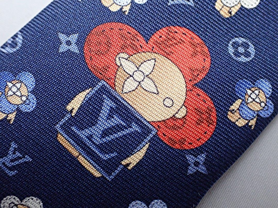 LOUIS VUITTON ルイ・ヴィトン シルク ネクタイ クラヴァット・ソー ヴィヴィエンヌ 7CM M76322 MR2282 マリーヌ 新品同様品 【送料無料】 A-8305【質屋出品】 LOUIS VUITTON ルイ・ヴィトン シルク ネクタイ クラヴァット・ソー