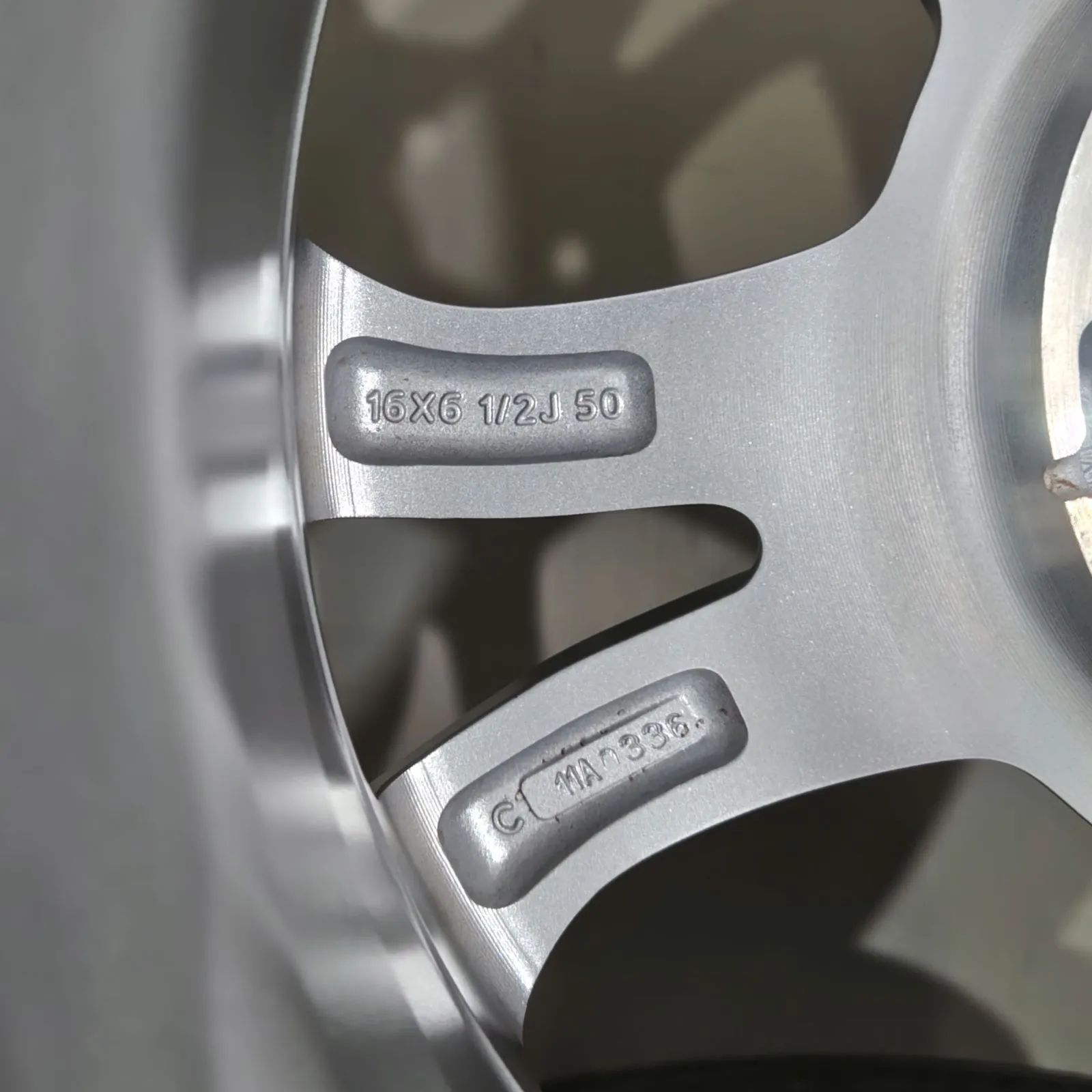 MAZDA CX-3 16インチ純正ホイール&タイヤ（新古） ?MAZDA CX-3 16 