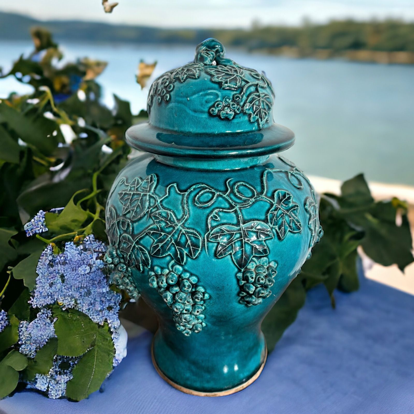 蓋付き 壺 [葡萄] 中国雑貨 フラワーベース 花瓶 花入れ 丸壺 花器 陶器 ブドウ ぶどう 古美術 骨董品