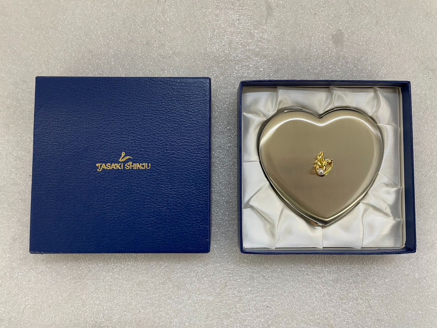 TASAKI SHINJU/タサキシンジュ ハート型ミラー【中古品】 - メルカリ