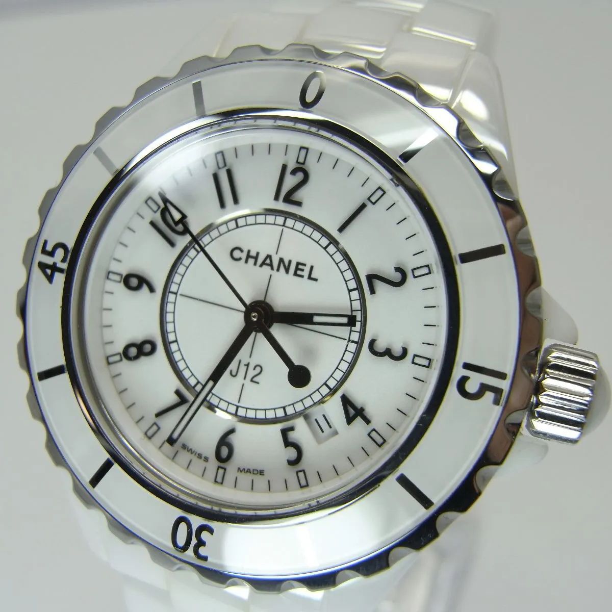 CHANEL （シャネル ）J12 33ｍｍ H0968　白セラミック　クォーツ　レディース時計