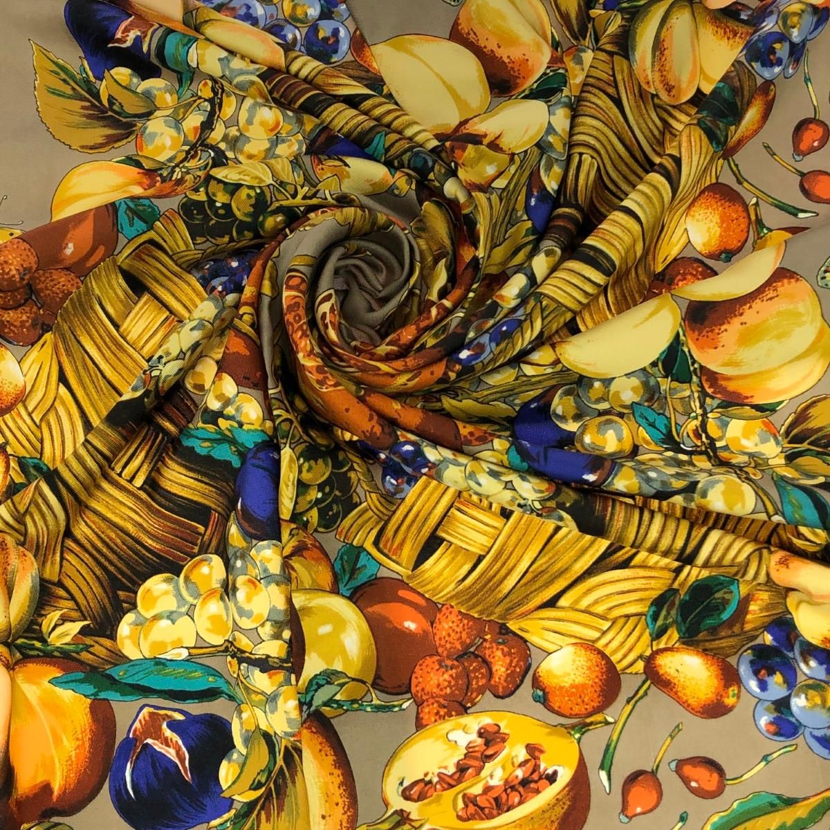 Karl Lagerfeld カールラガーフェルド スカーフ 大判 シルク KARL LAGERFELD カールラガーフェルド スカーフ フルーツ柄 シルク100